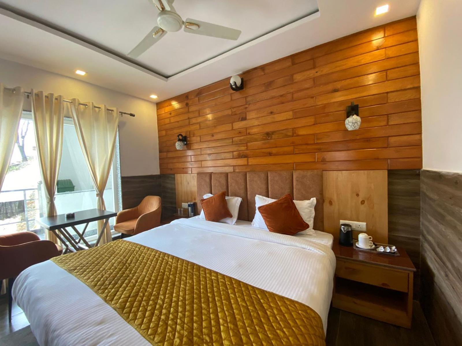 The Aesthetic Hotel & Restaurant Бхимтал Экстерьер фото